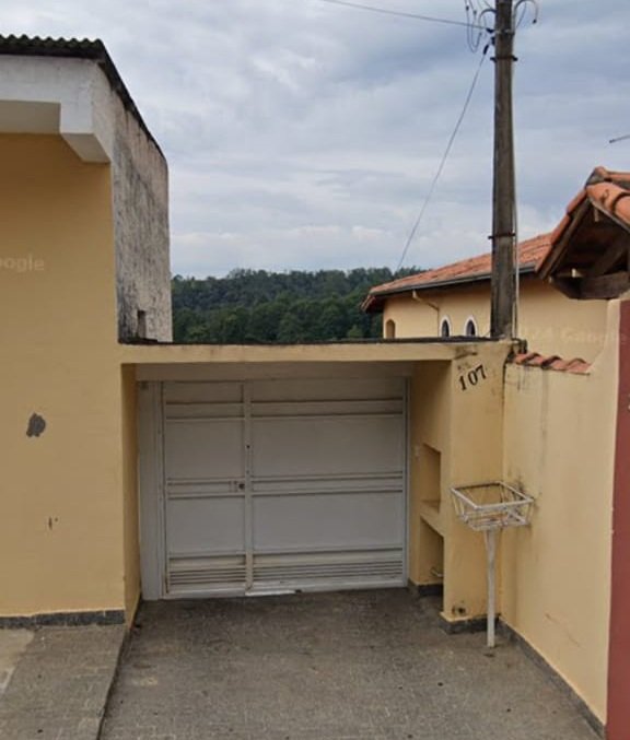 Casa e Salão comercial no Jardim Granada - Mairinque/SP